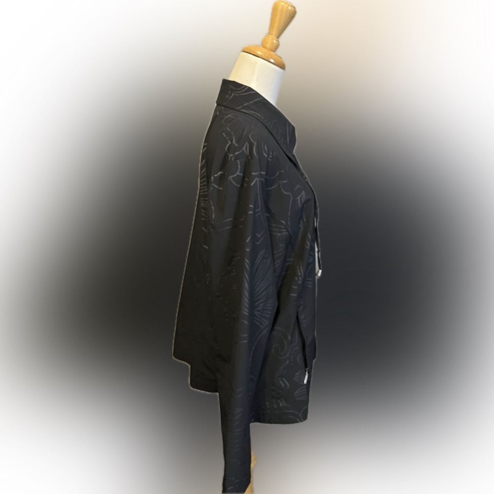 Chico’s Zenergy Embossed Black Floral Pattern Jacket size XL - Picture 2 of 14